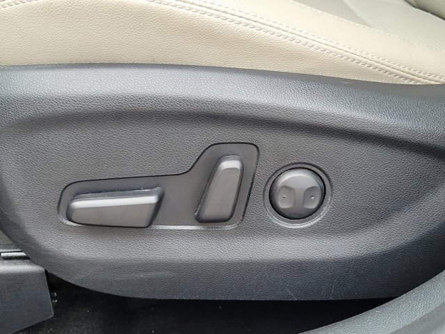 Vehicle image 26 of 31
