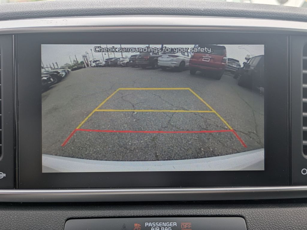 Vehicle image 19 of 25