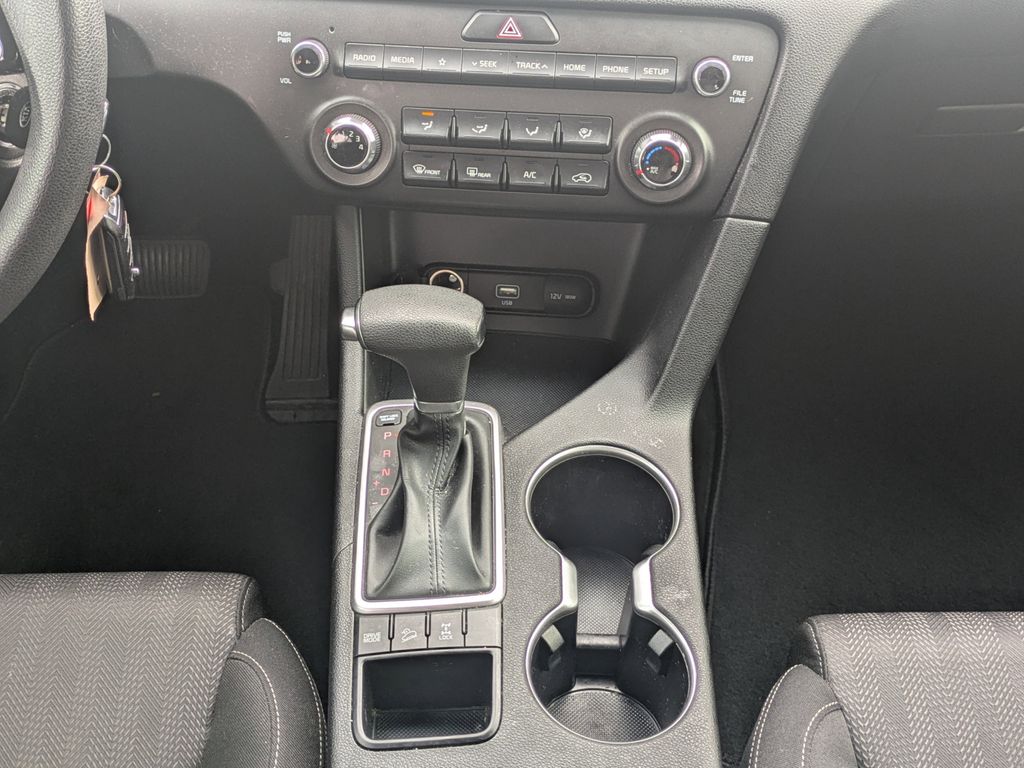 Vehicle image 18 of 25