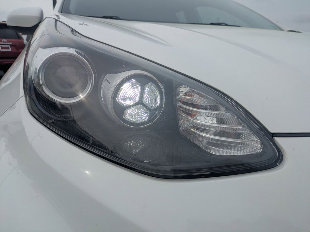 Vehicle image 9 of 25
