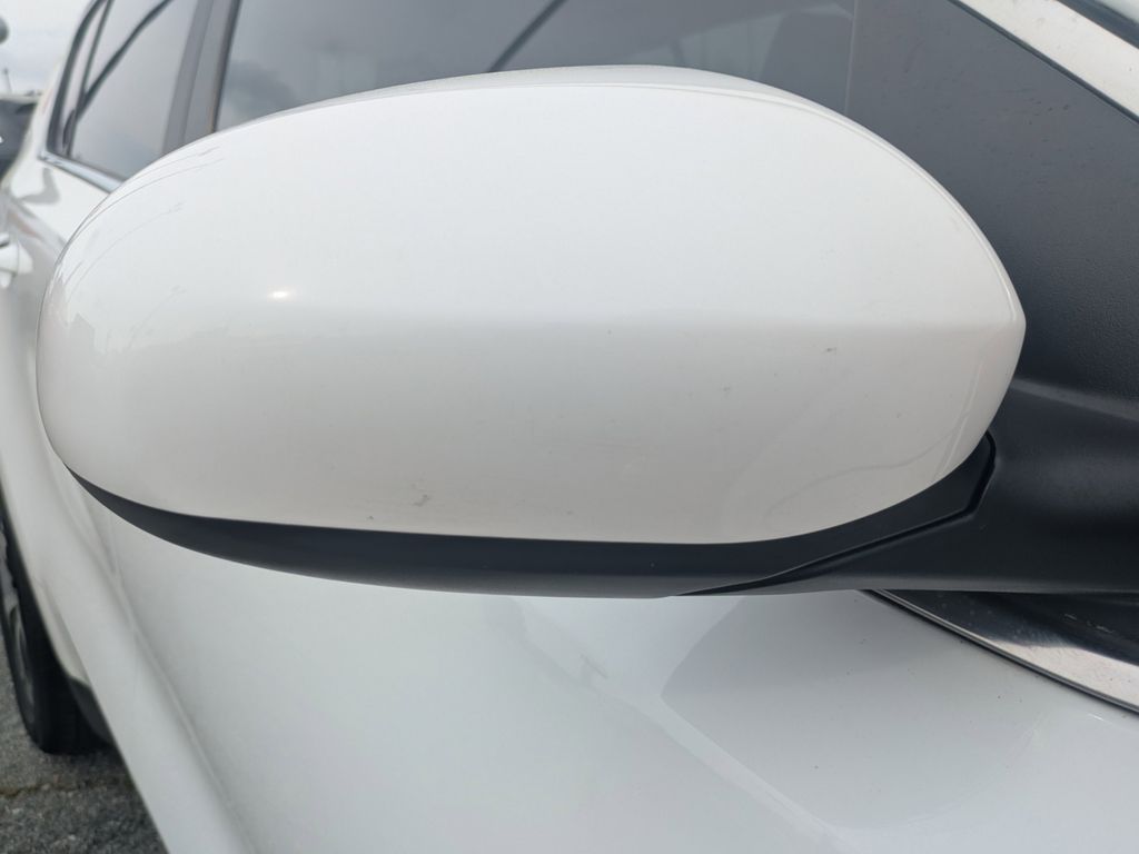 Vehicle image 11 of 25