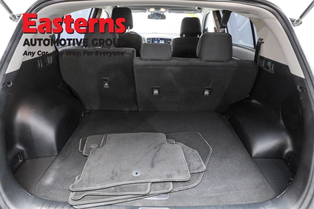 Vehicle image 44 of 61