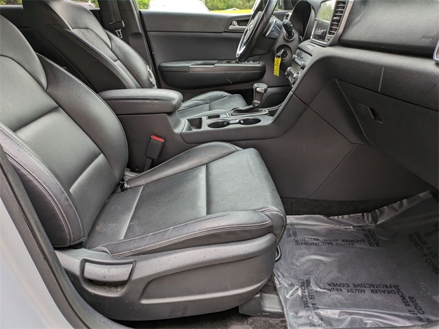 Vehicle image 20 of 23