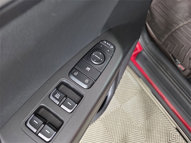 Vehicle image 28 of 36