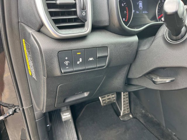 Vehicle image 34 of 37