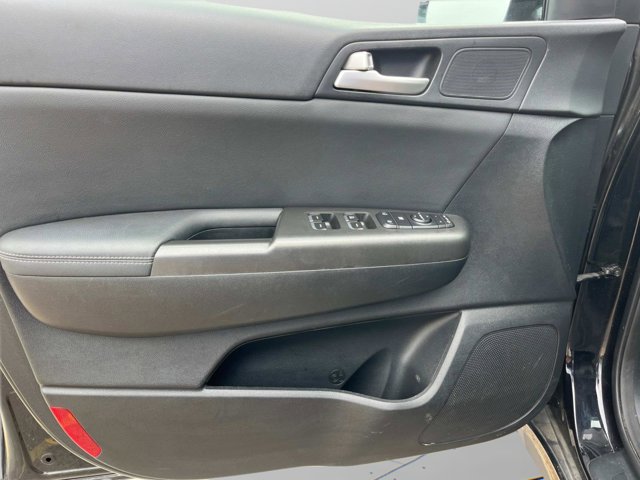 Vehicle image 23 of 37