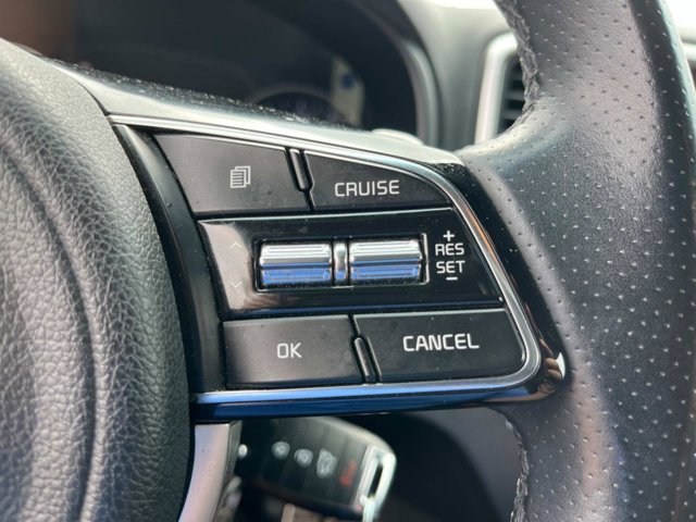 Vehicle image 31 of 37