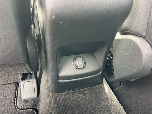 Vehicle image 32 of 37