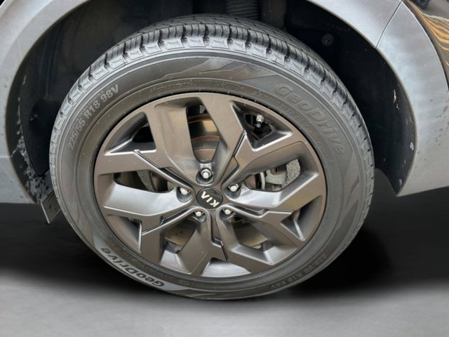 Vehicle image 9 of 37