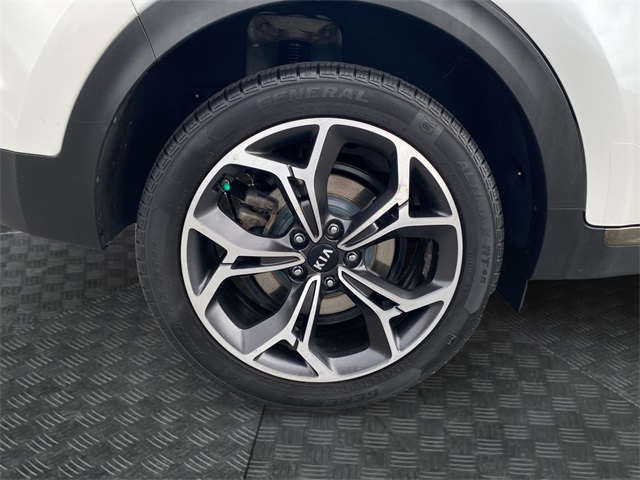 Vehicle image 11 of 36