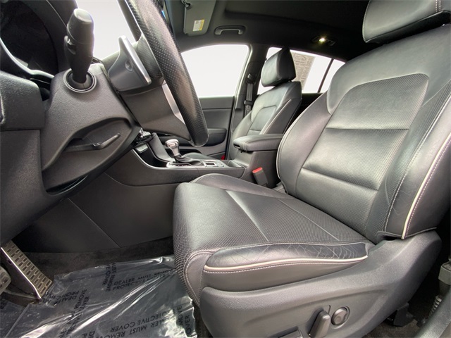 Vehicle image 17 of 36