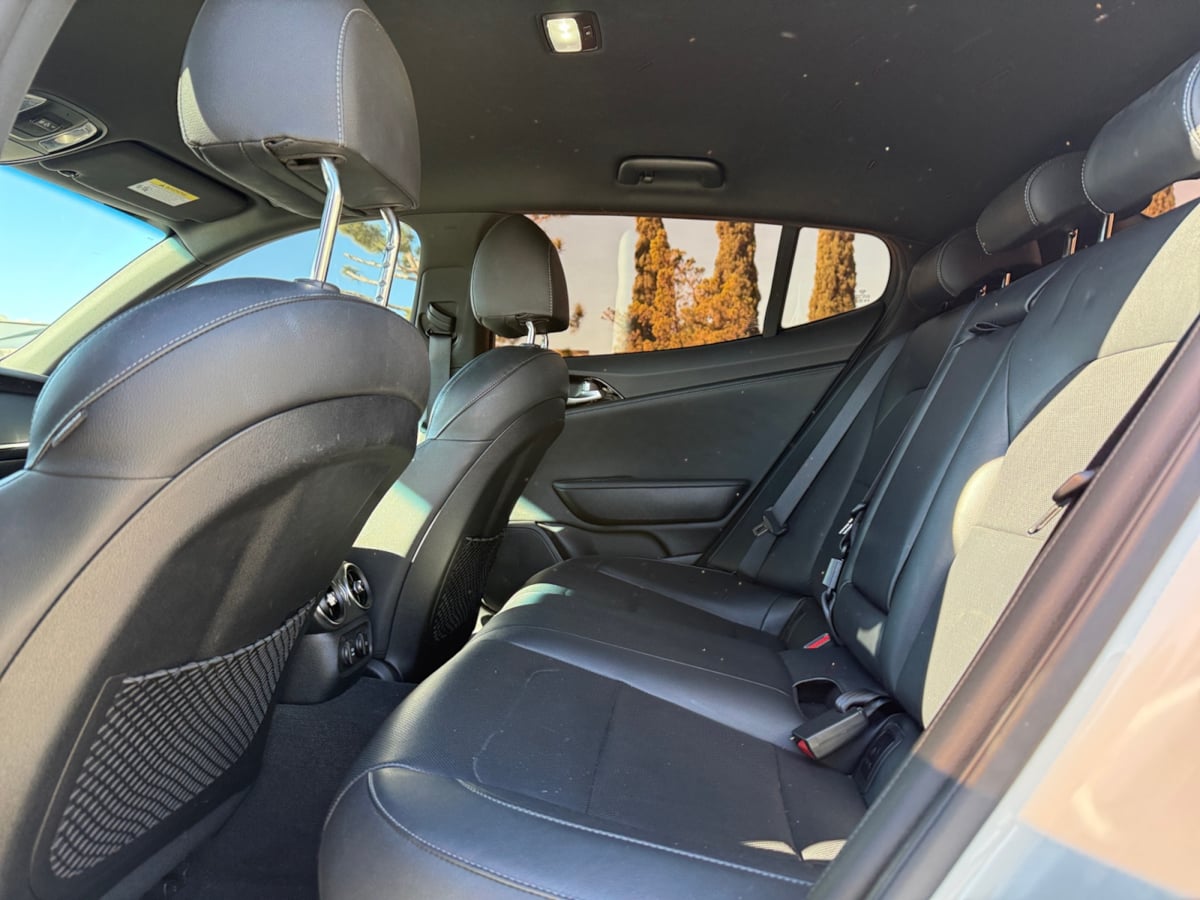 2020 Kia Stinger GT-Line Image 12 of 19