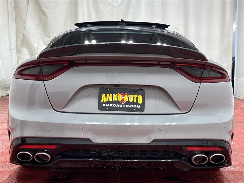 2020 Kia Stinger GT2 Image 7 of 47