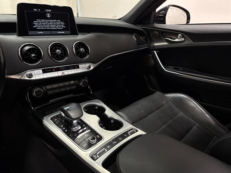 2020 Kia Stinger GT2 Image 30 of 47