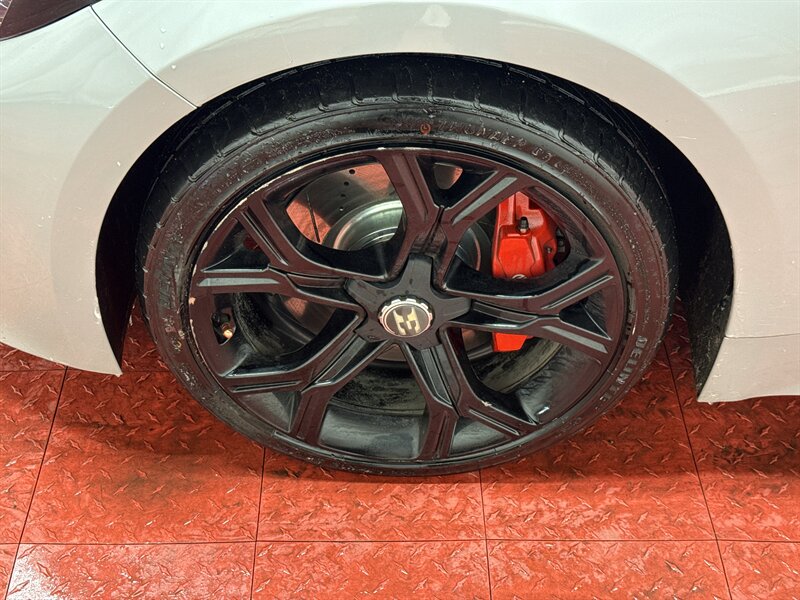 2020 Kia Stinger GT2 Image 14 of 47