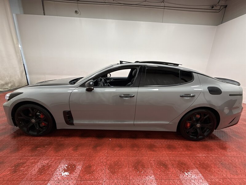 2020 Kia Stinger GT2 Image 9 of 47