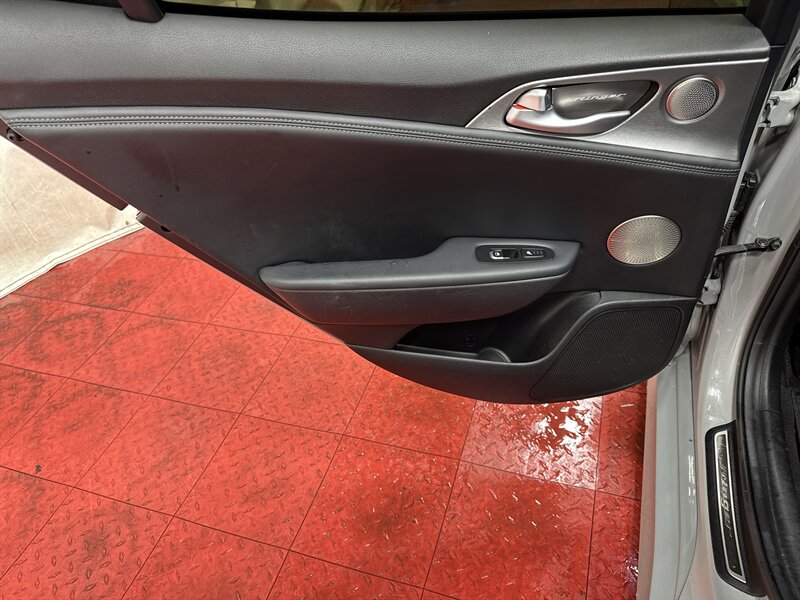 2020 Kia Stinger GT2 Image 40 of 47