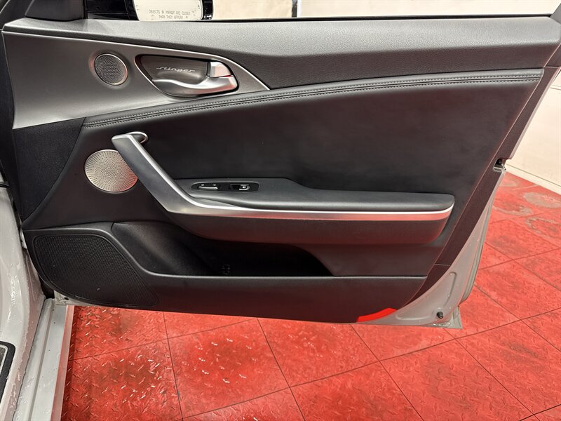 2020 Kia Stinger GT2 Image 39 of 47