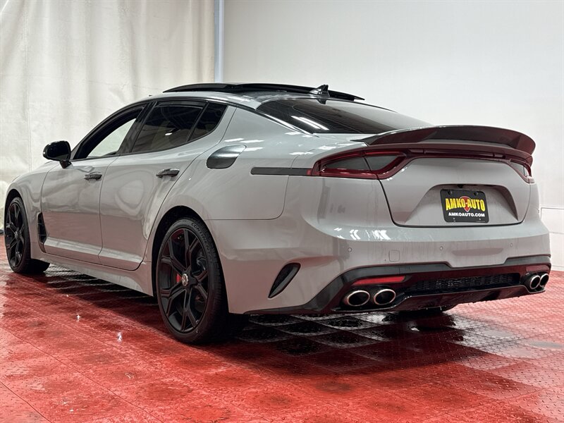 2020 Kia Stinger GT2 Image 8 of 47
