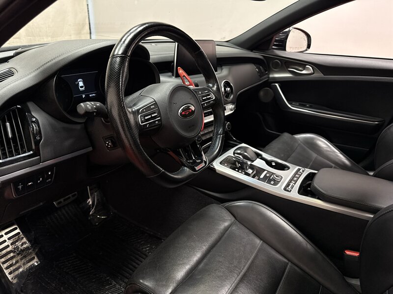 2020 Kia Stinger GT2 Image 27 of 47