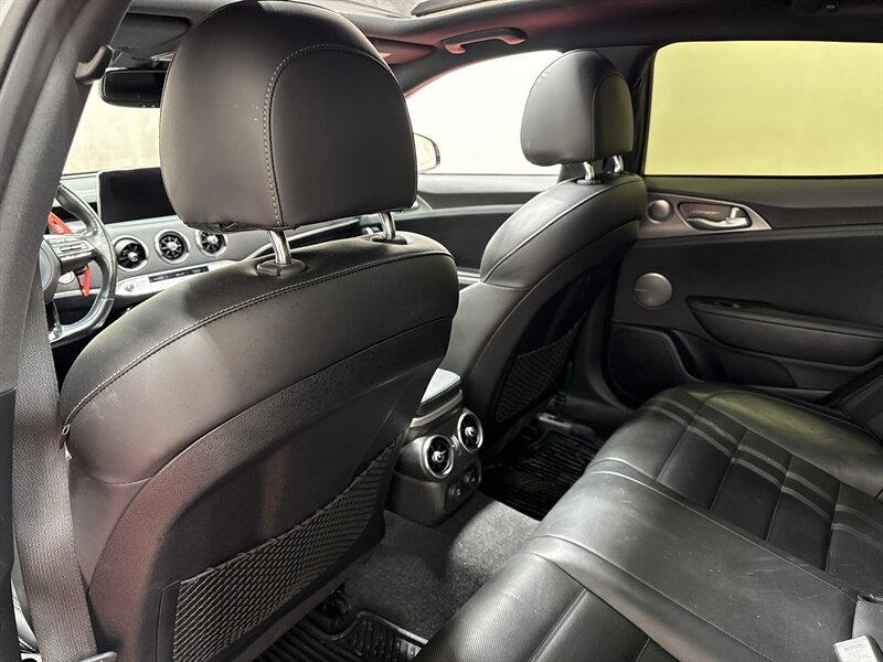 2020 Kia Stinger GT2 Image 25 of 47
