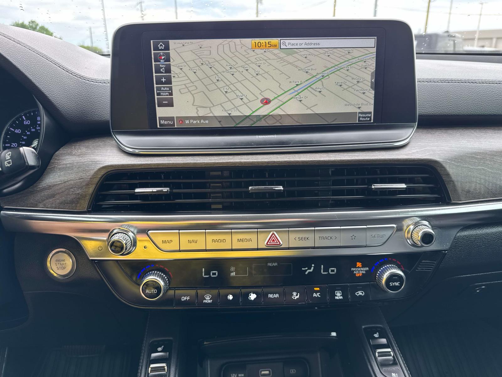 Vehicle image 25 of 28