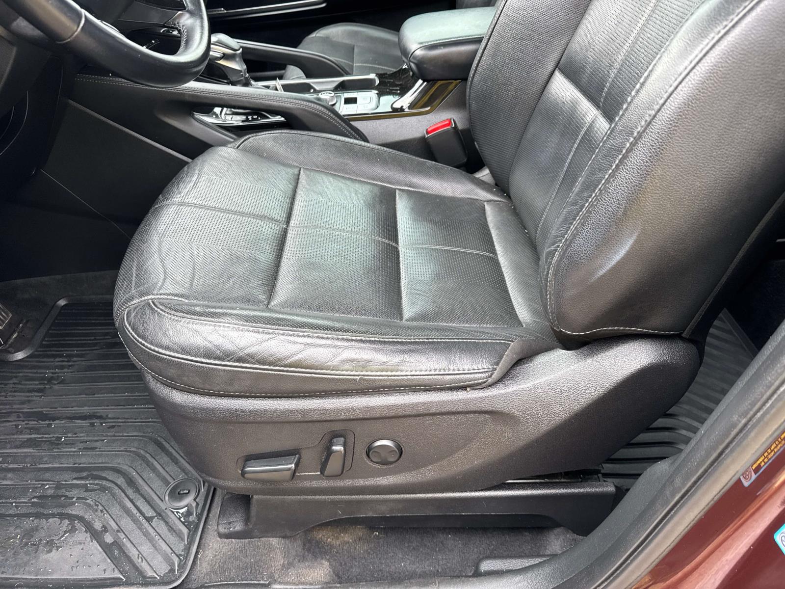 Vehicle image 16 of 28