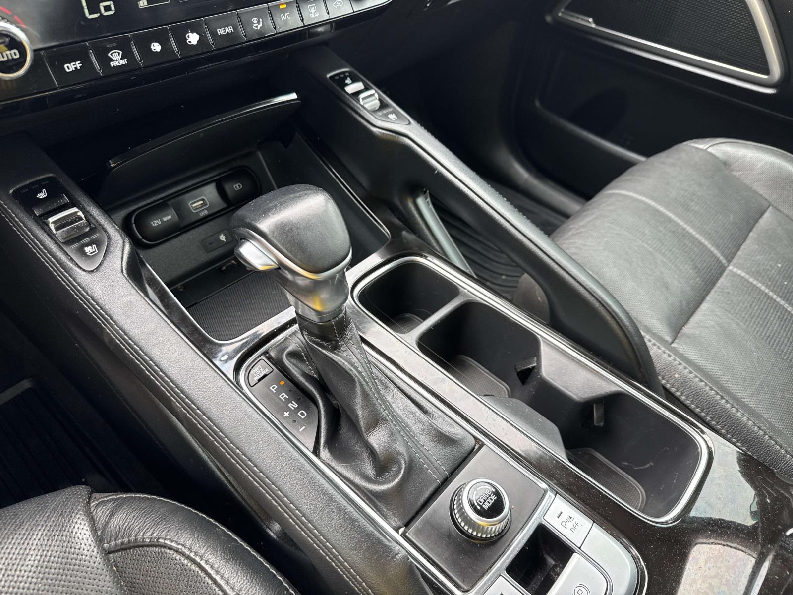 Vehicle image 27 of 28