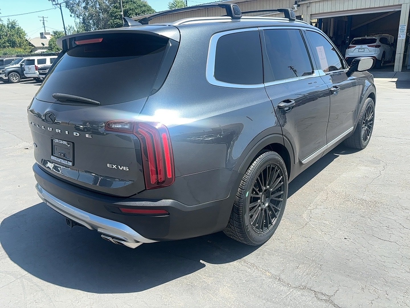 Vehicle image 4 of 15