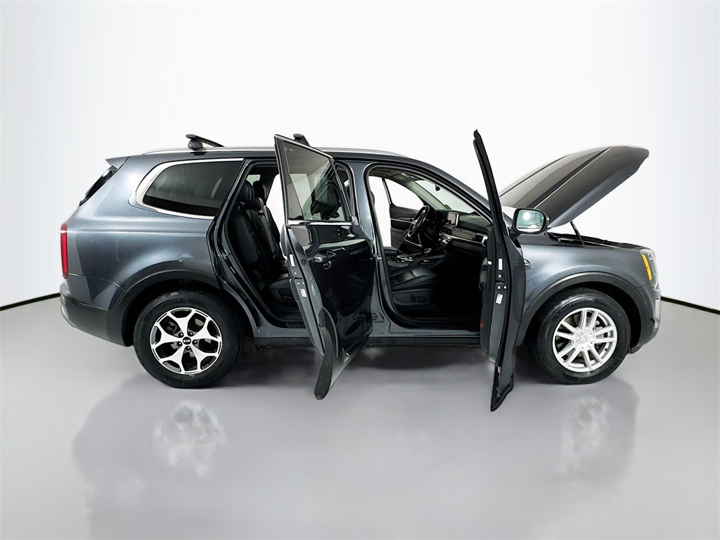 Vehicle image 8 of 42