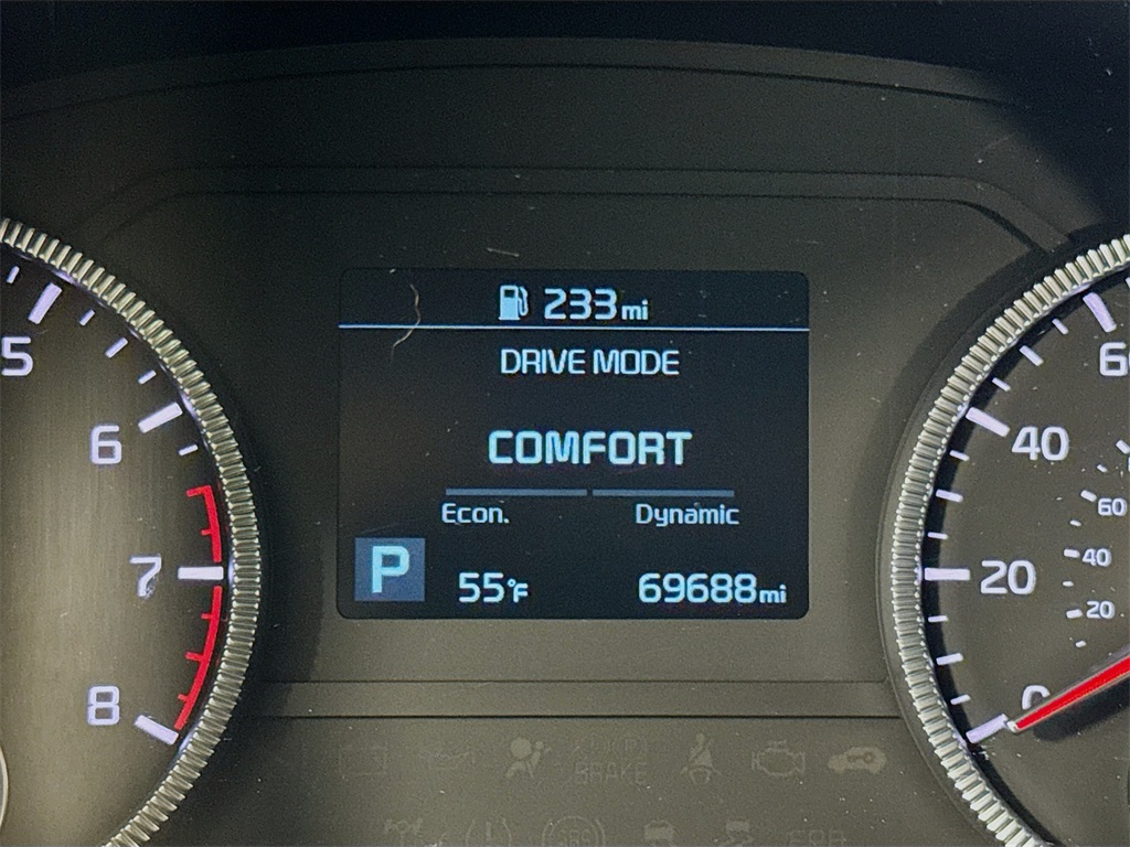 Vehicle image 31 of 42