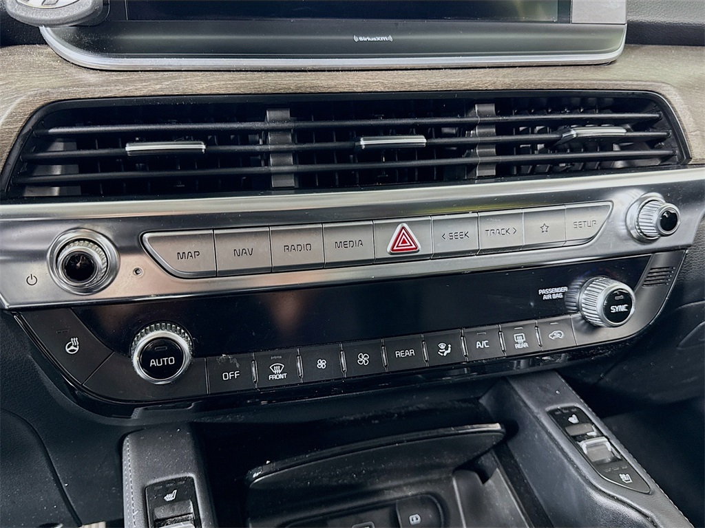 Vehicle image 28 of 42
