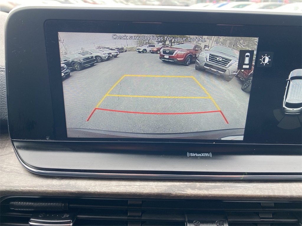 Vehicle image 17 of 28