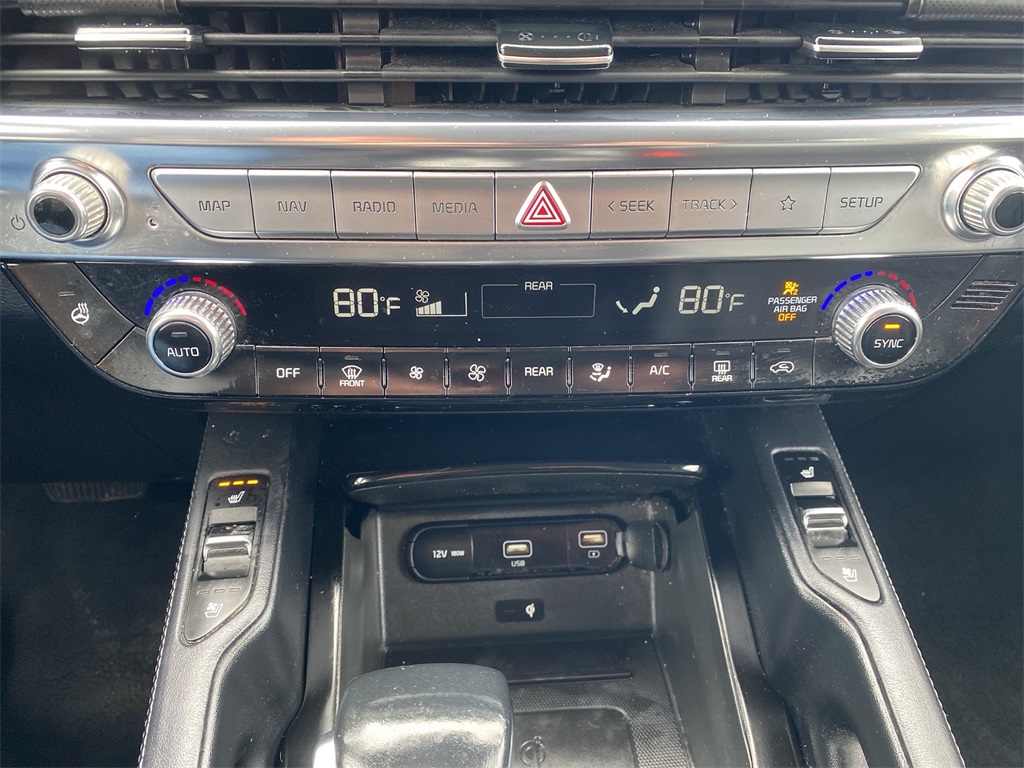 Vehicle image 15 of 28