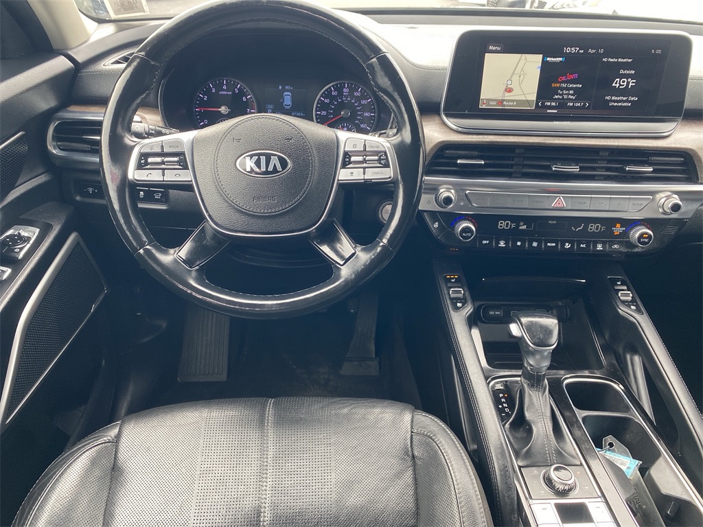 Vehicle image 10 of 28