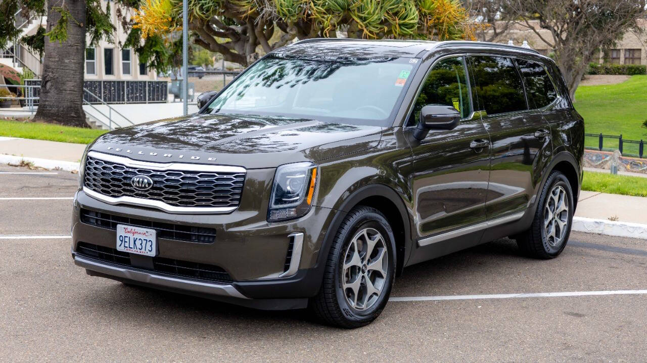 Vehicle image 1 of 32