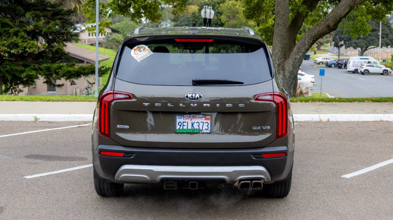 Vehicle image 9 of 32