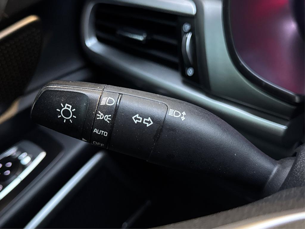 Vehicle image 18 of 23
