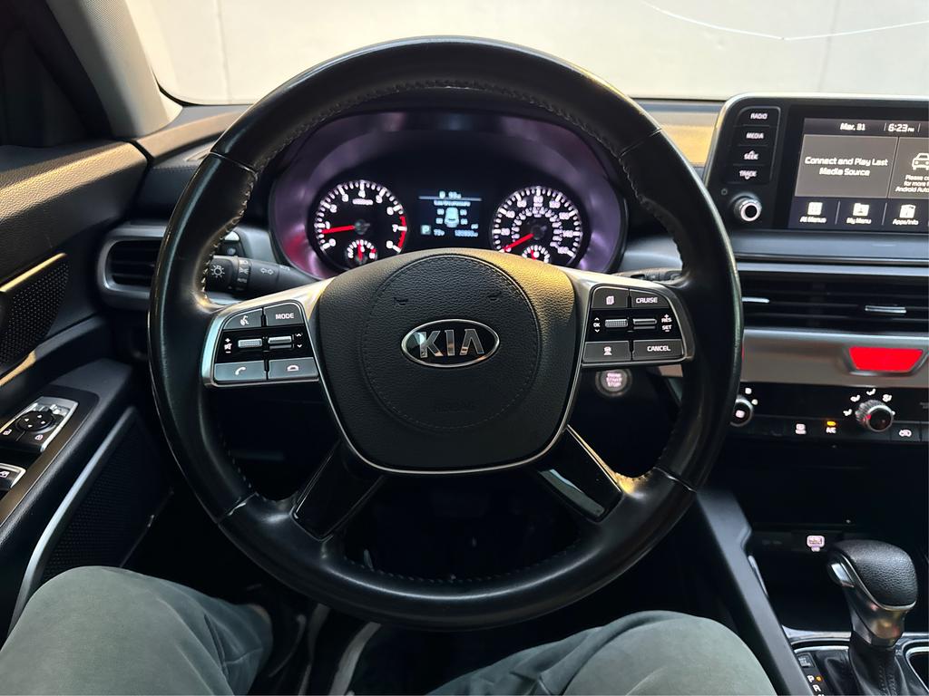 Vehicle image 17 of 23