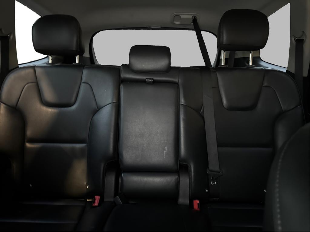 Vehicle image 16 of 23