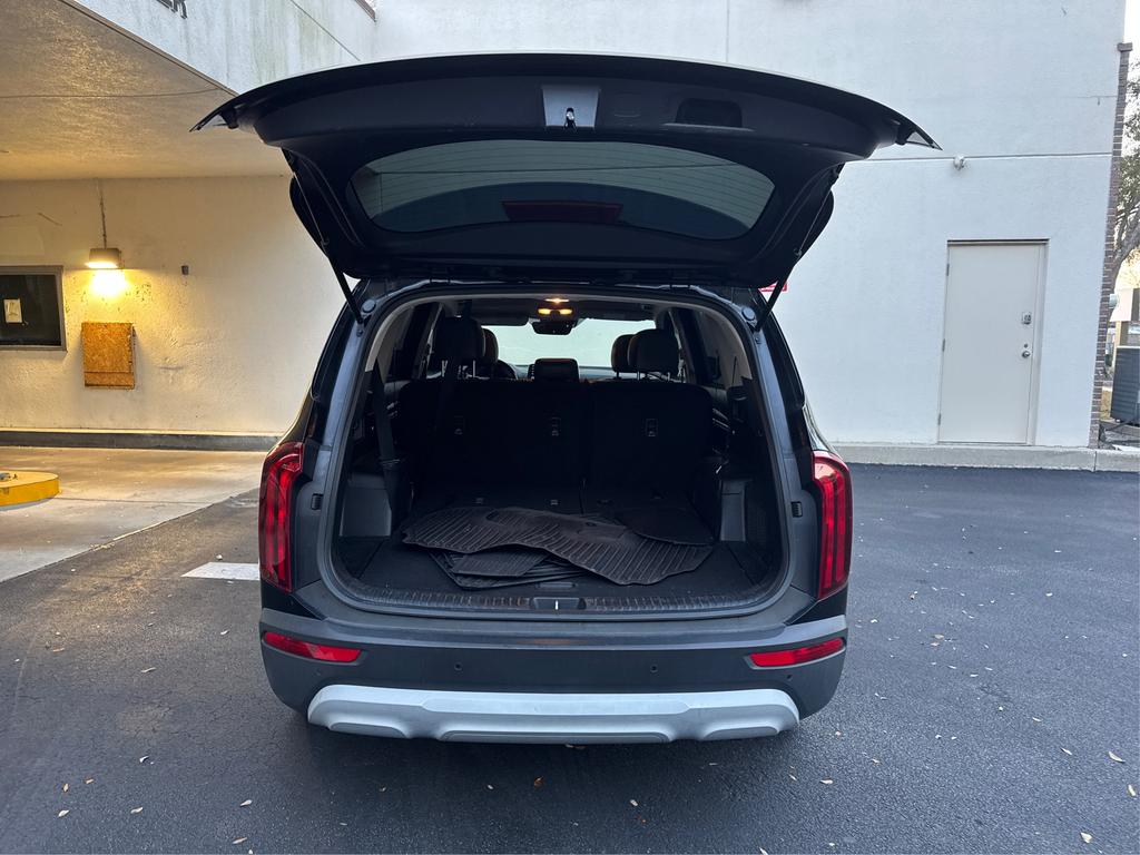 Vehicle image 13 of 23