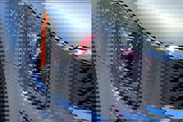 Vehicle image 29 of 33
