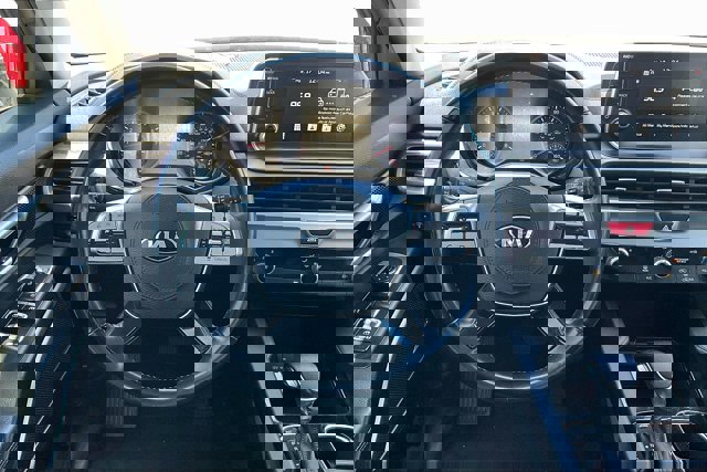 Vehicle image 7 of 33