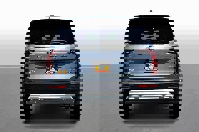 Vehicle image 5 of 33