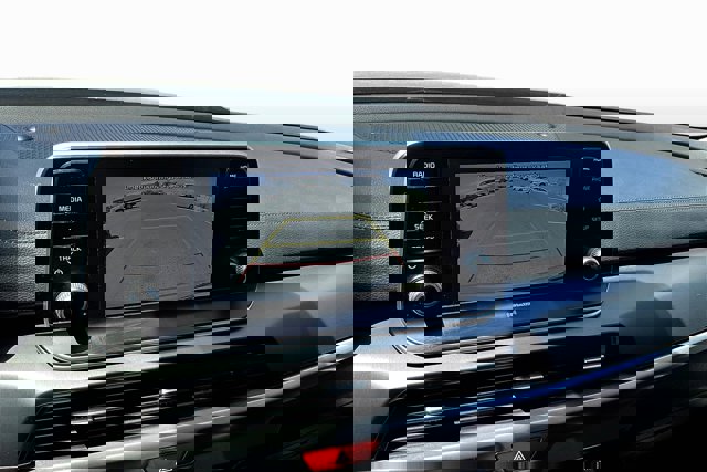 Vehicle image 21 of 33