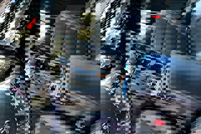 Vehicle image 13 of 33