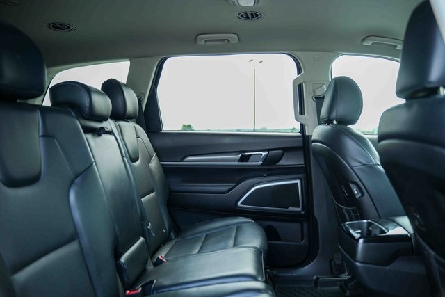 Vehicle image 12 of 43