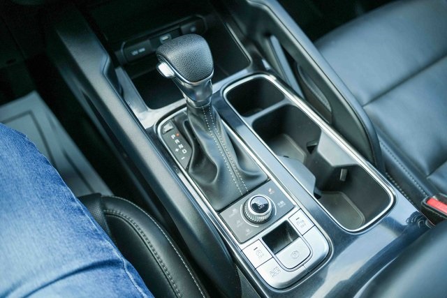 Vehicle image 21 of 43