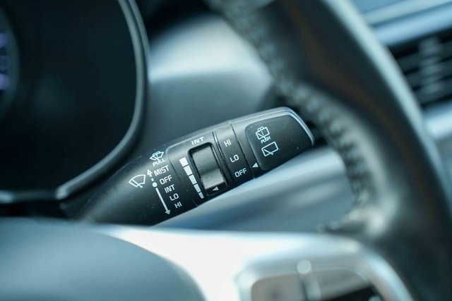 Vehicle image 32 of 43