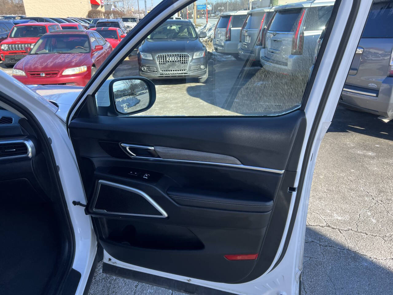 Vehicle image 13 of 24